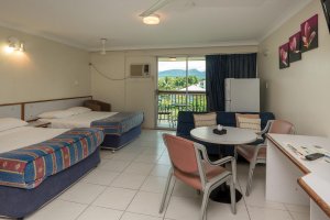 Cairns Holiday Lodge 125